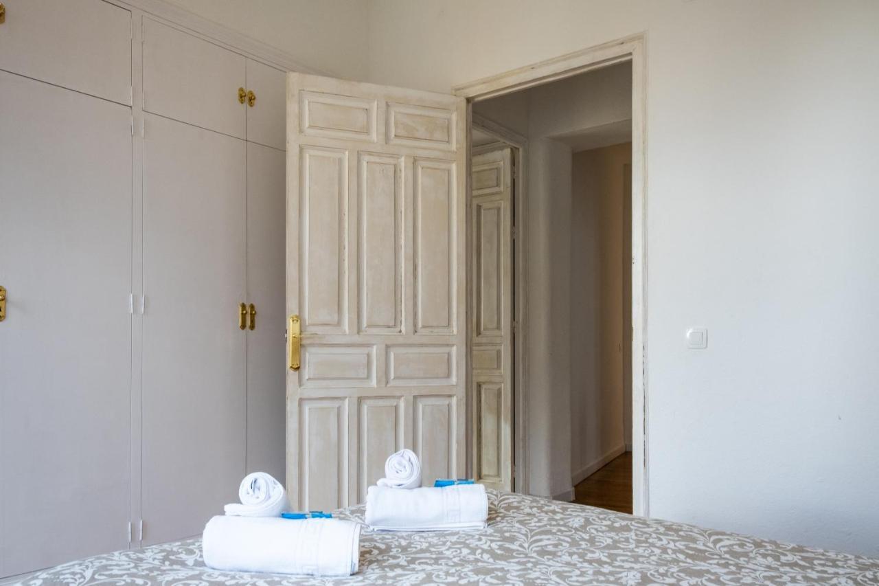 Vista Catedral Apartment Seville Ngoại thất bức ảnh
